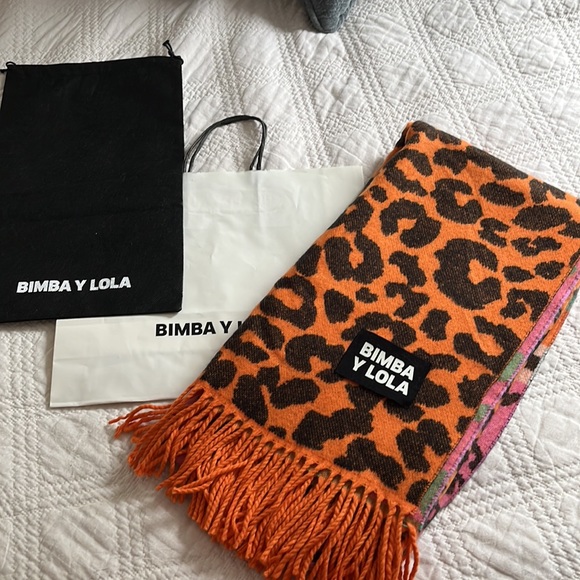 BIMBA Y LOLA XL Winter SCARF leopard print pink and orange - Sold Out - Picture 3 of 15